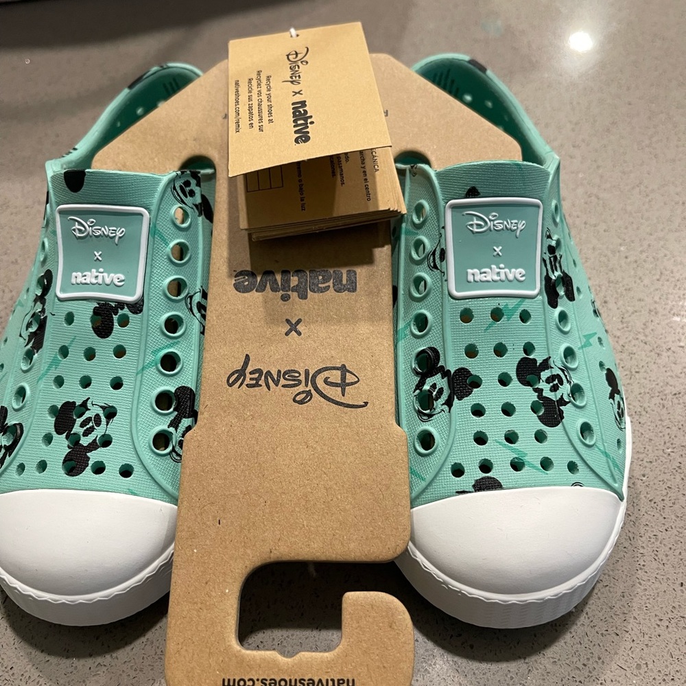 Natives Disney edition Mickey mouse size 9